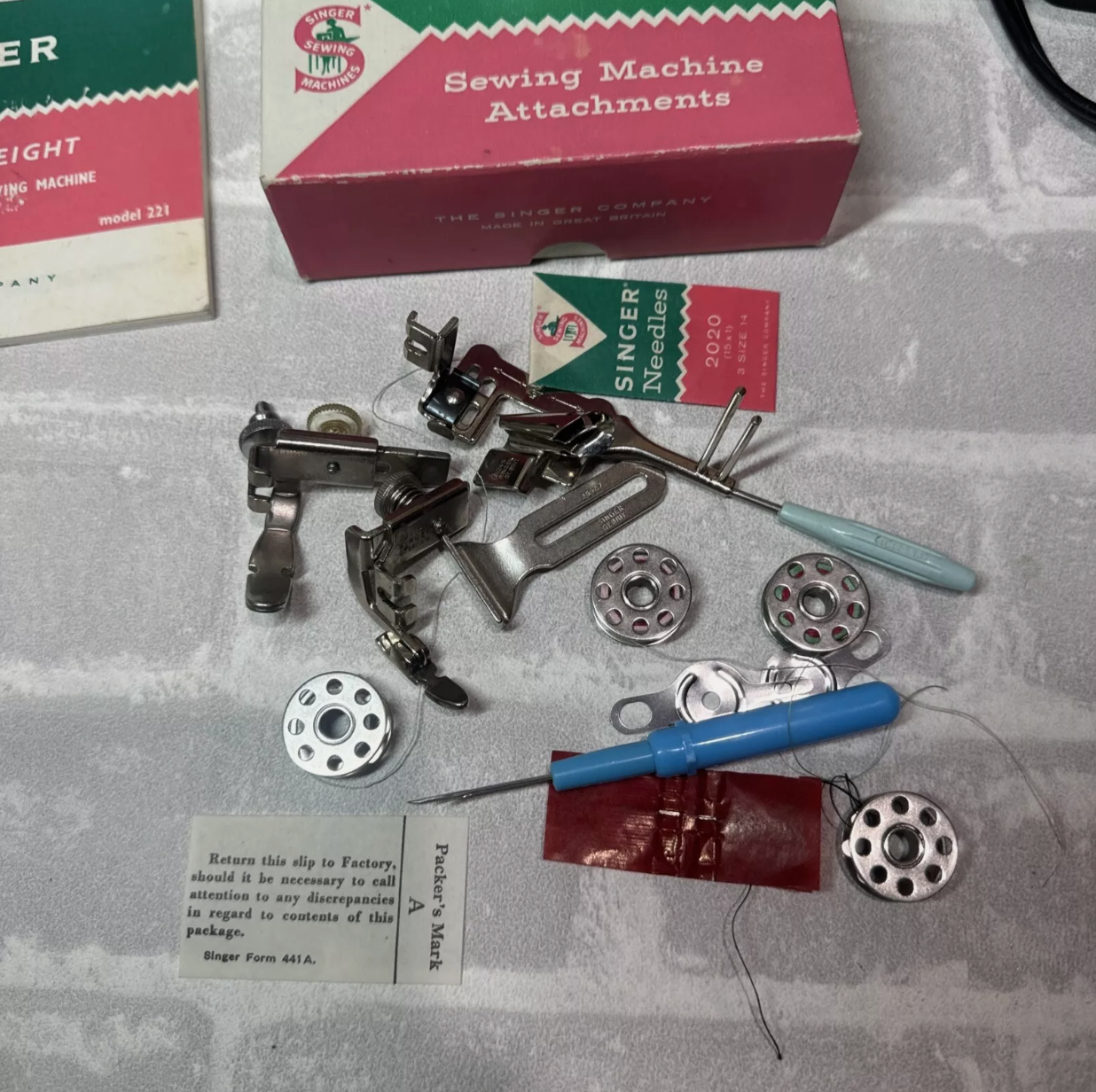 Vintage 1964 Singer Featherweight 221 Sewing Machine w/ Case, Manual, Accessories – White – All Original Parts