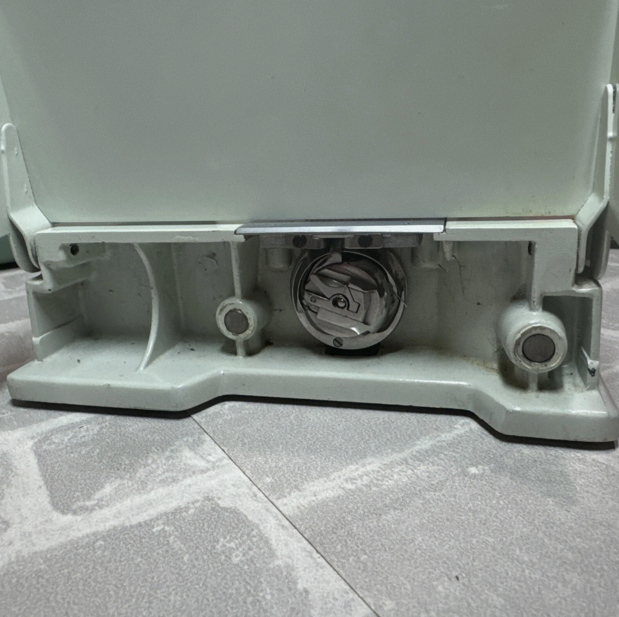 Vintage 1964 Singer Featherweight 221 Sewing Machine w/ Case, Manual, Accessories – White – All Original Parts