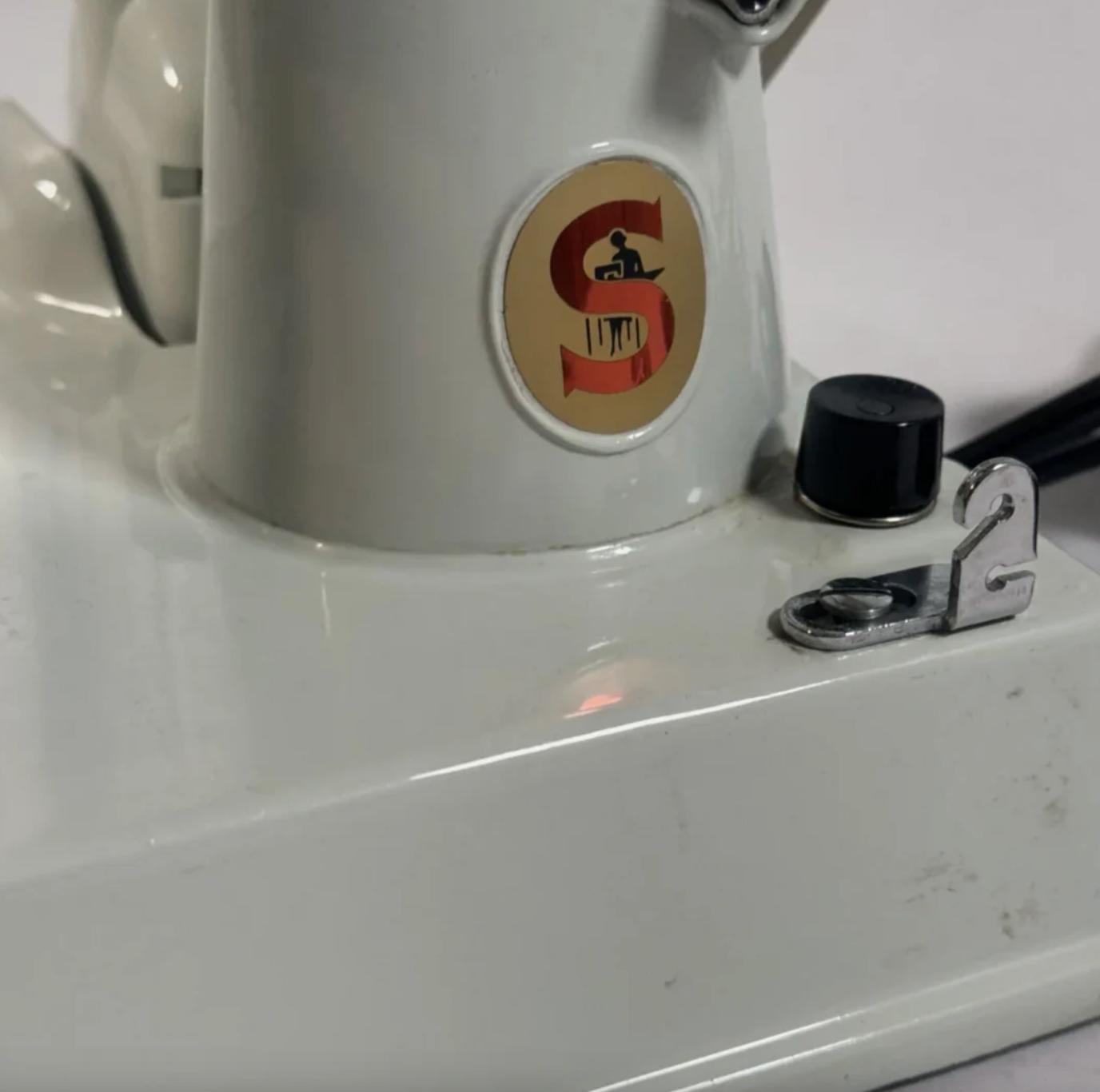 Vintage 1964 Singer 221K Featherweight Sewing Machine β Rare White/Green Finish β Fully Tested
