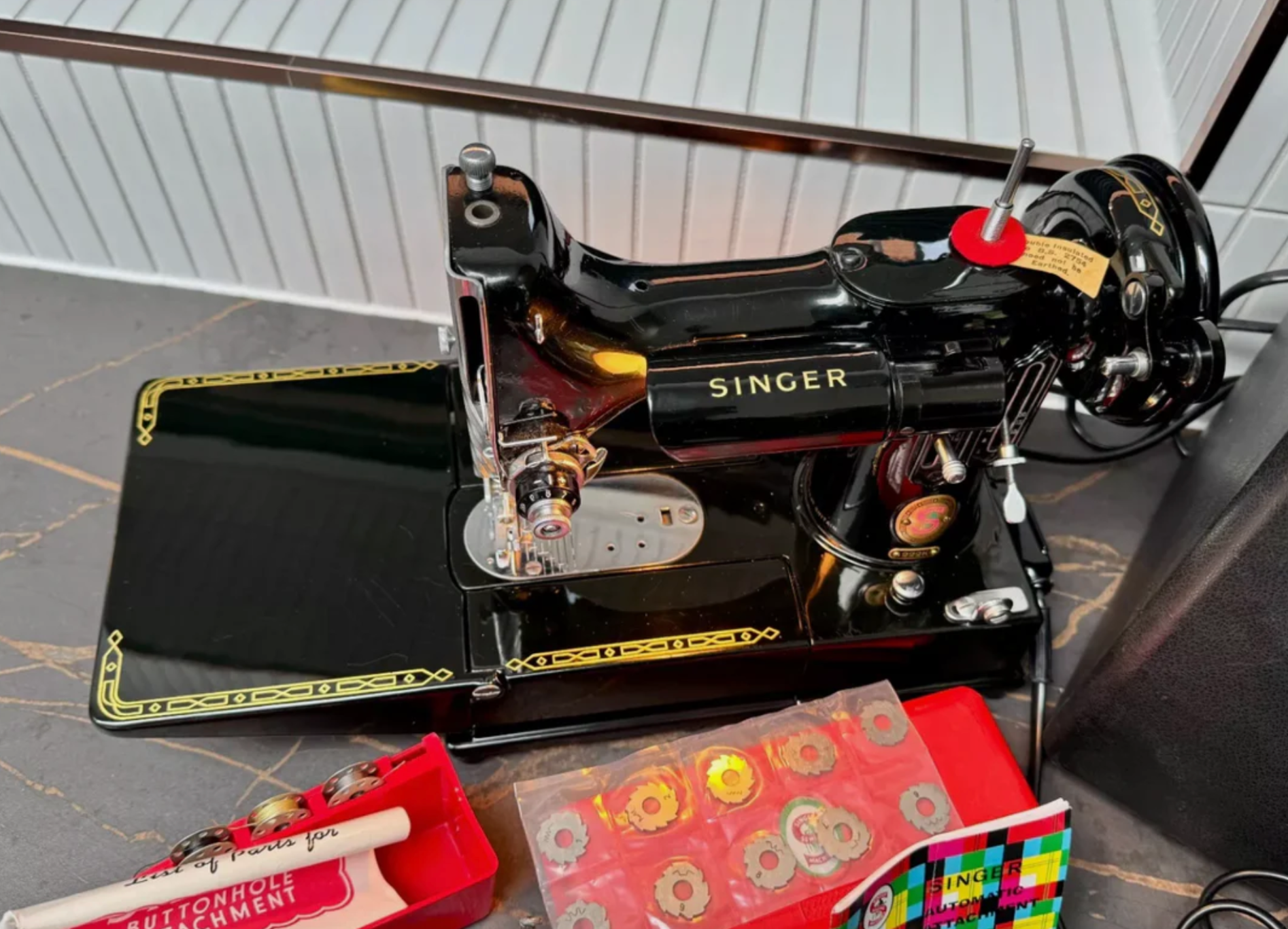 1960s Singer 222K Featherweight Sewing Machine | Red "S" Badge | Fully Serviced | Dual Voltage + Zigzag & Case