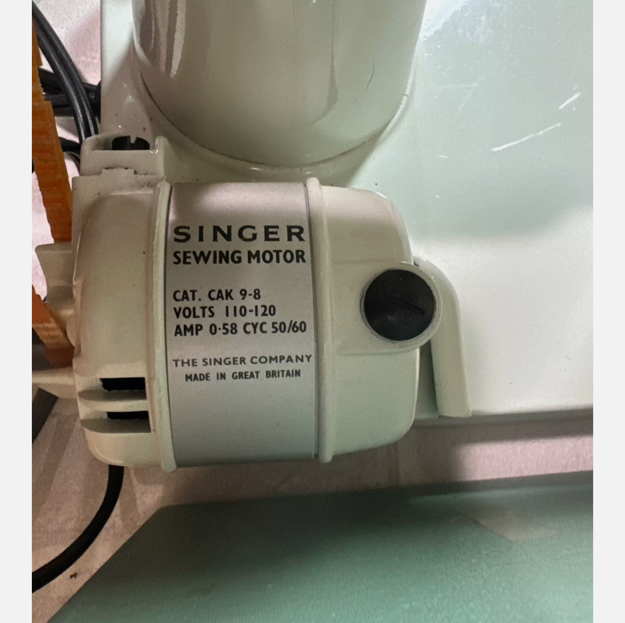 Vintage 1964 Singer Featherweight 221 Sewing Machine w/ Case, Manual, Accessories – White – All Original Parts