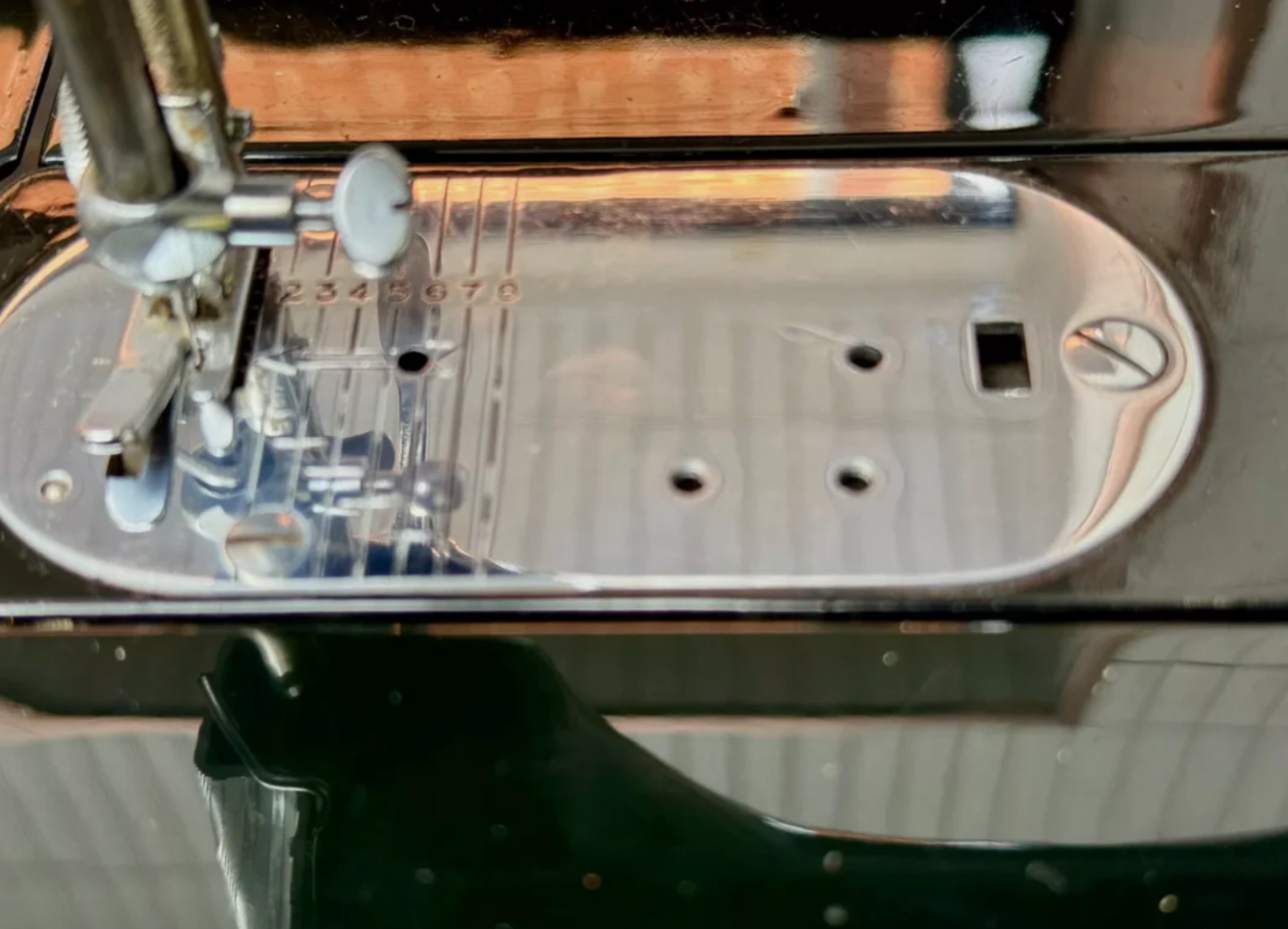 1960s Singer 222K Featherweight Sewing Machine | Red "S" Badge | Fully Serviced | Dual Voltage + Zigzag & Case
