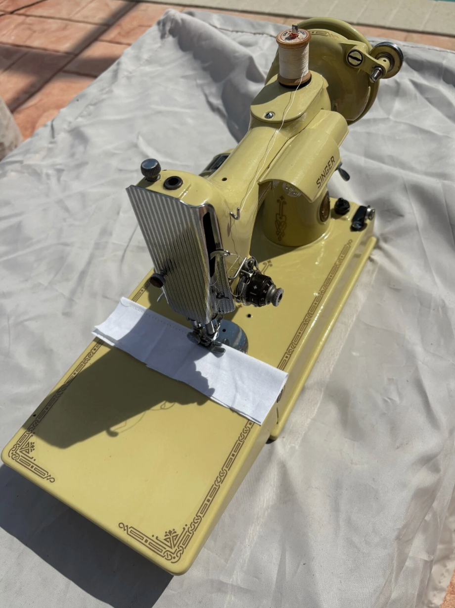 Vintage Yellow Singer Featherweight 221 | Powder Coated Sewing Machine | Refurbished 1950s Classic | Quilter’s Dream Machine