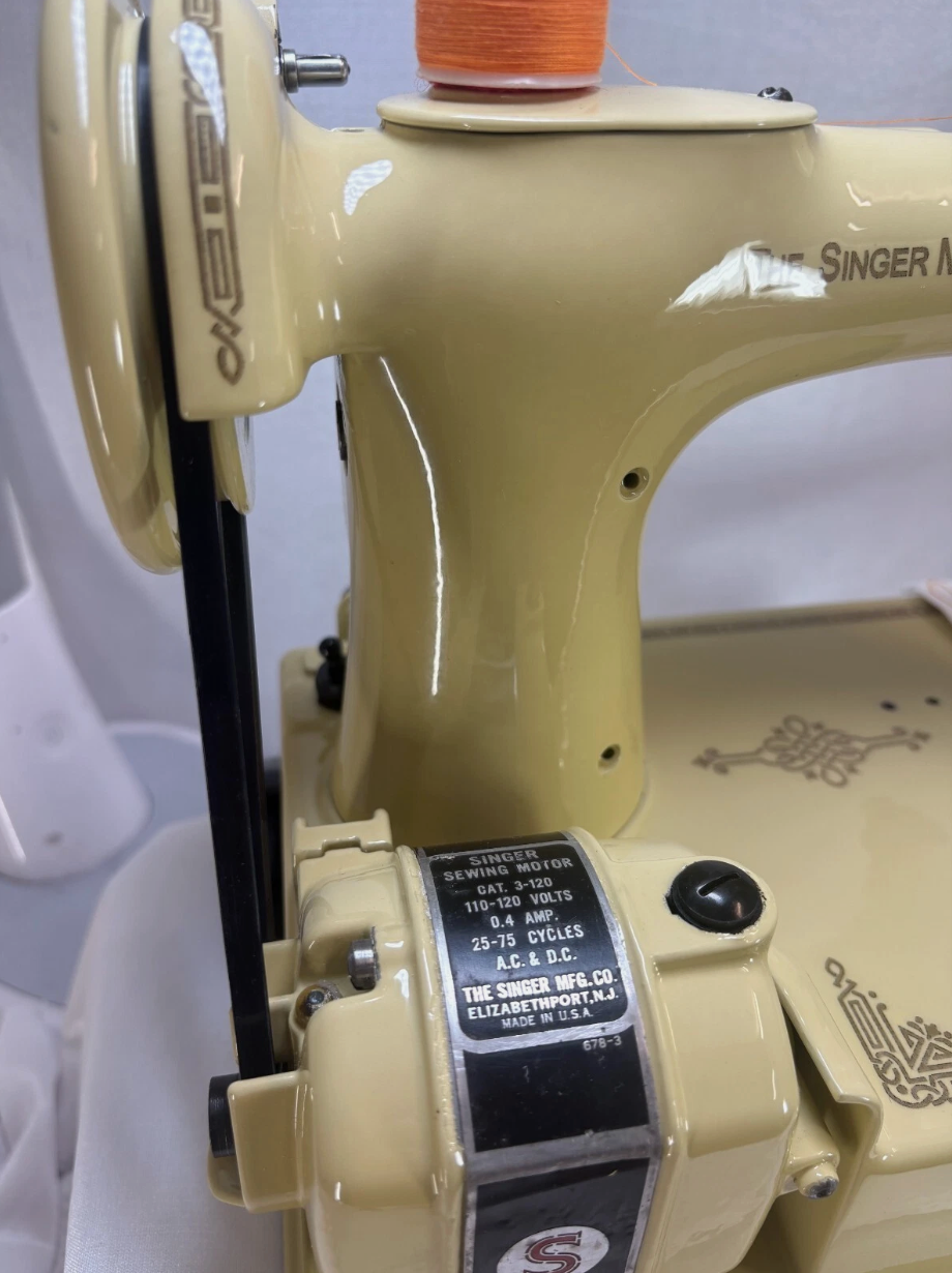 Restored Yellow Singer Featherweight 221 Sewing Machine – Gloss Finish – Quilter Ready – Attachments & Case – AJ568357