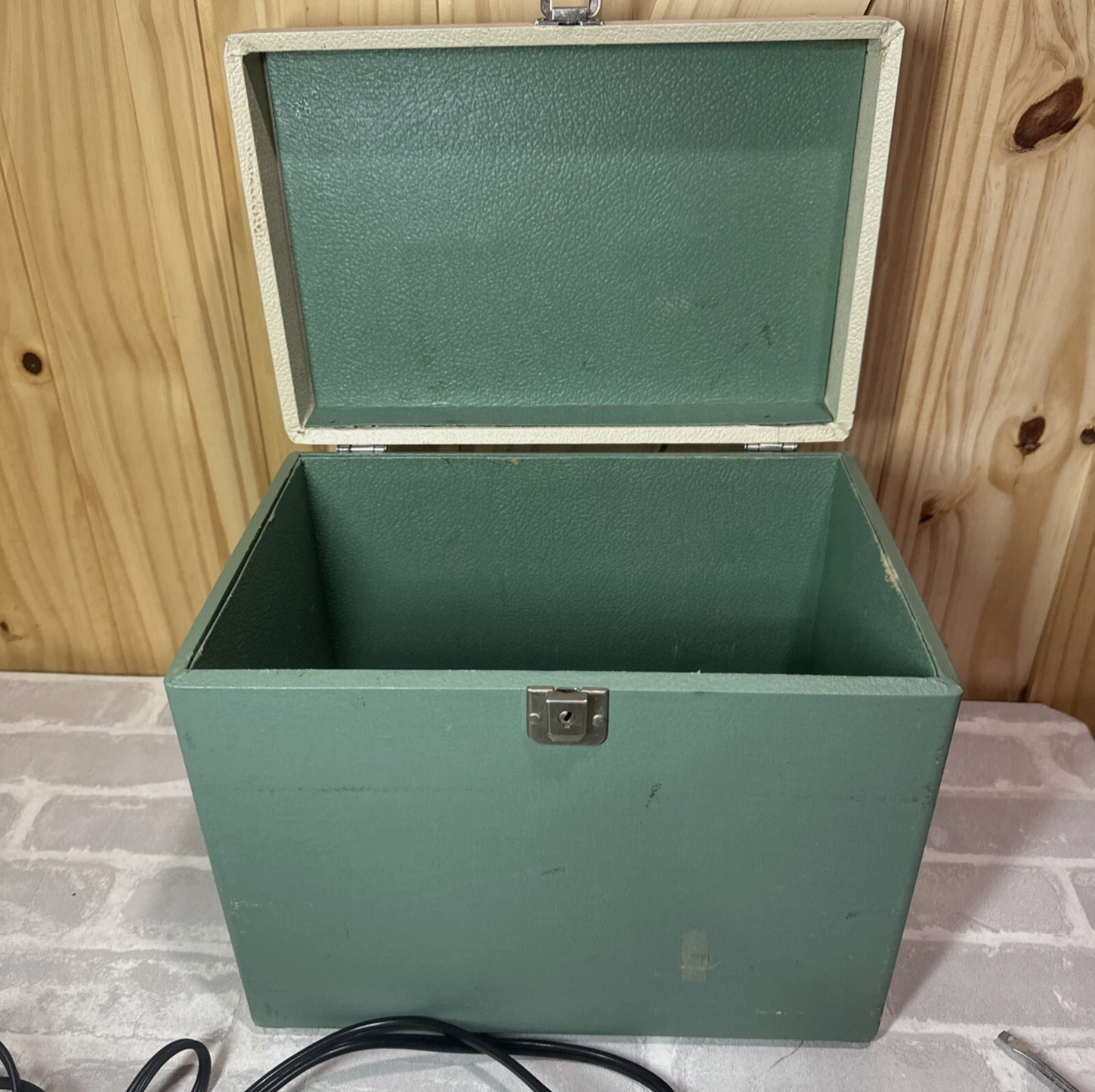 Vintage 1964 Singer Featherweight 221 Sewing Machine w/ Case, Manual, Accessories – White – All Original Parts